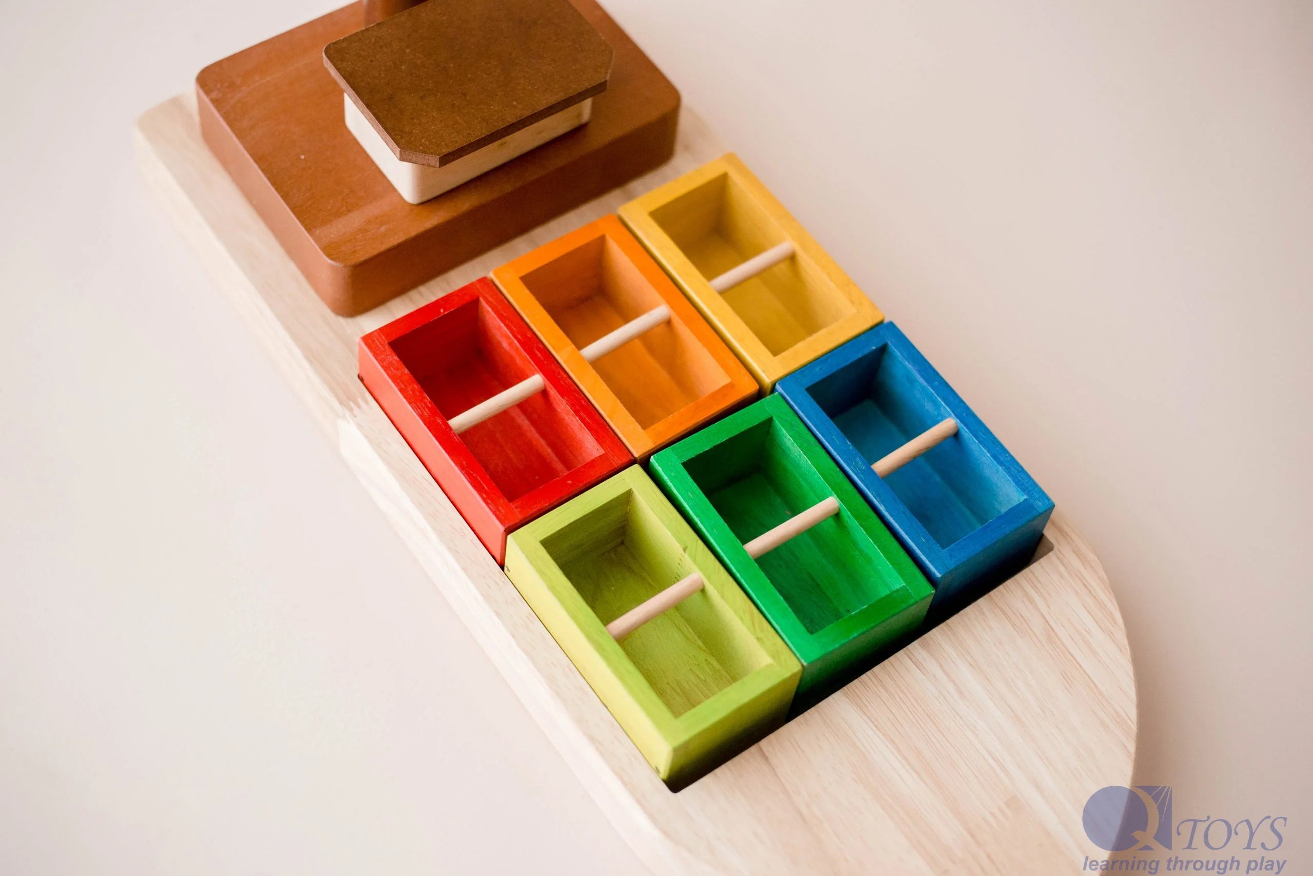 QToys Australia (USA) Sorting container